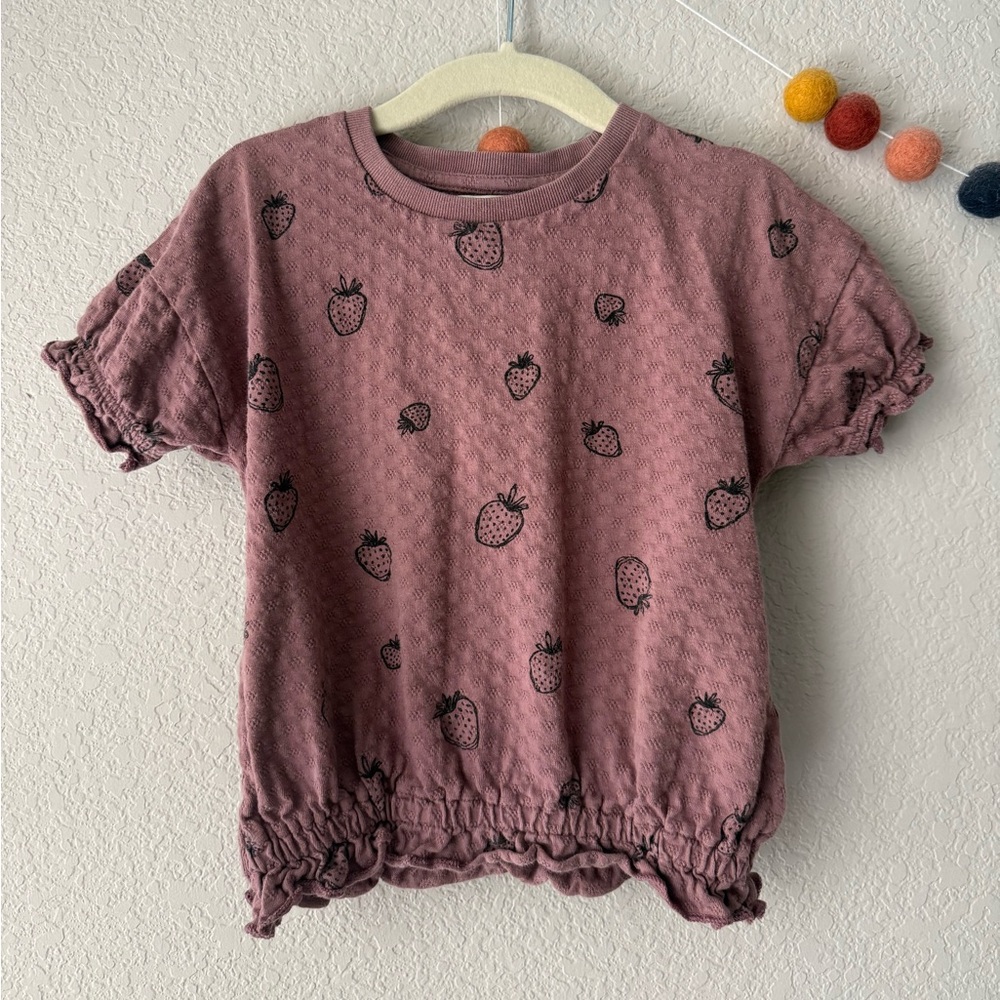 Sproet & Sprout strawberries shirt